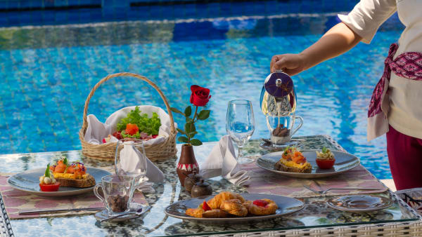 Sayang d'Amour - Staff